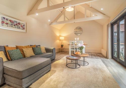Halesworth Casa | White House Lodges - Tawny
