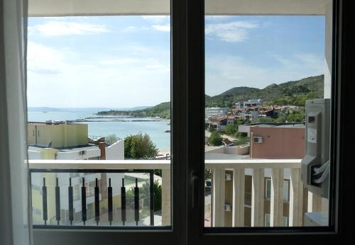 Kavarna Apartamento | White Lagoon - Luxurious 1BD Flat near Kavarna by Flat Mаnager
