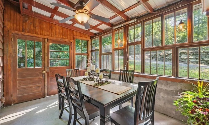 Linville Falls Cabaña | White Laurel Cottage at Linville Falls