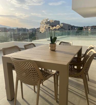Trikala Apartamento | White luxury apartment