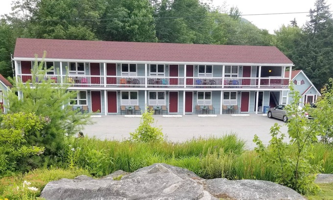 Lincoln Hotel | White Mountain Motel And Cottages
