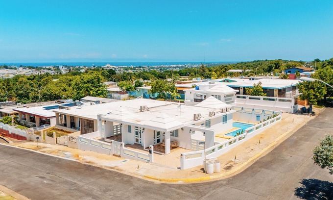 Hato Arriba Casa | White Peacock - Private Pool & Near Amazing Beaches