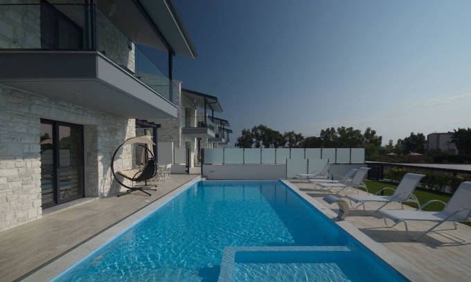 Pefkochori Villa | White Pearl Luxury Villas