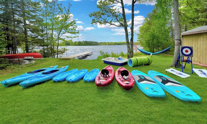 Three Lakes Cabina | White Pines Cabin: Ideal Location for Family-Fishing-Fun w/ 12 boats + Lily Pad!