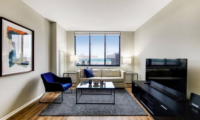White Plains Apartamento | White Plains One Bedroom, Steps from Metro North
