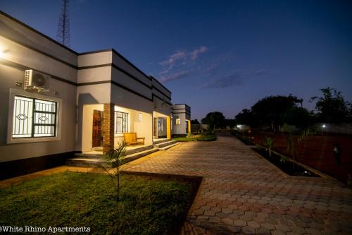 Livingstone Apartamento | White Rhino apartments & tours