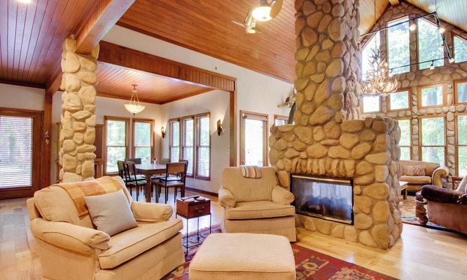 Gassville Casa | White River Access & Views: Retreat in Gassville!