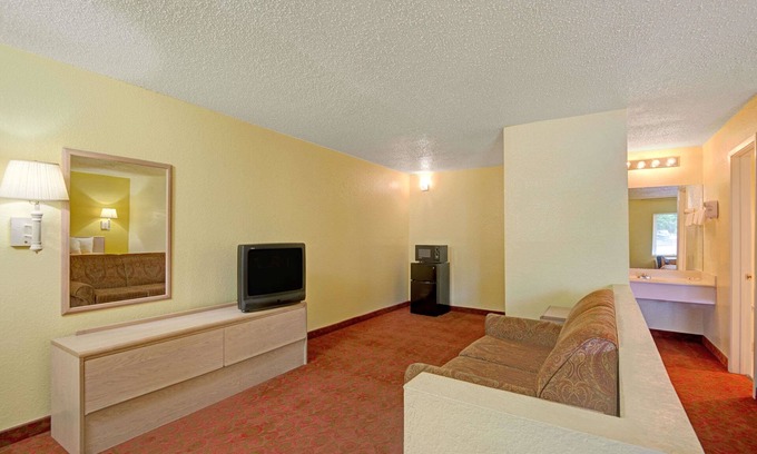 Rio Vista Hotel | White Rock Inn