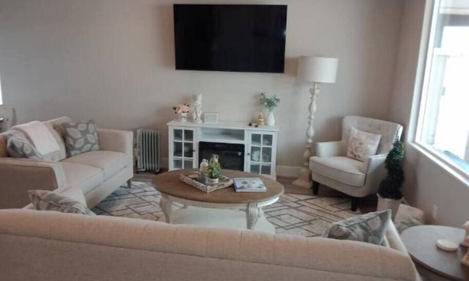 Hildale Casa | White Rocks-4beds, 3bath,hot tub