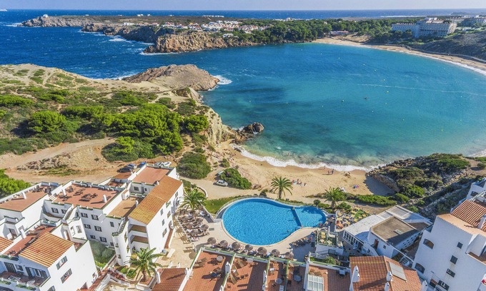 Arenal d'en Castell Apartamento | White Sands Beach Club