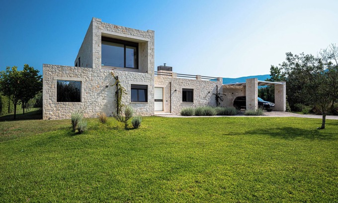 Alonia Villa | White Villa 53 - Chalet construido en piedra con piscina privada