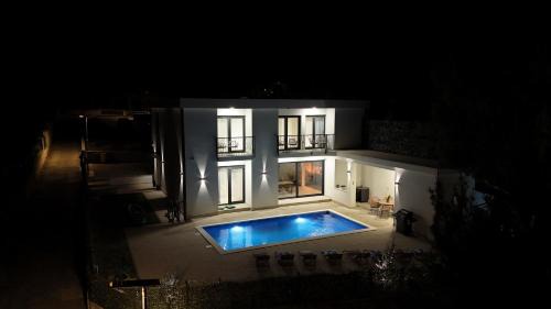 Splitska Villa | White Villa, Brac