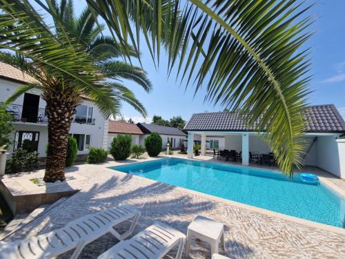 Batumi Casa | White villas in Batumi