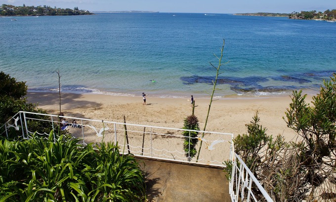 Bundeena Casa | White Wings at Bundeena Beachfront Cottage