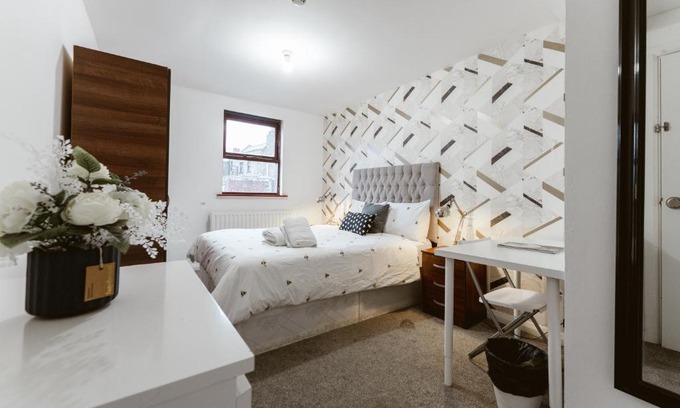 Stepney Green Casa | Whitechapel en-suite beds to stay