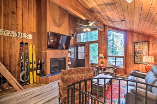 Whitefish Apartamento | Whitefish Escape with Deck 3 Mi to Ski Resort!