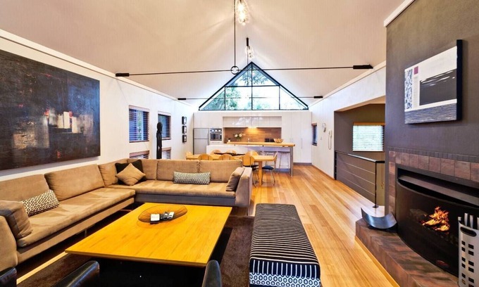 Eagle Bay Casa | Whitehaven Stylish Group Retreat with Ocean Views