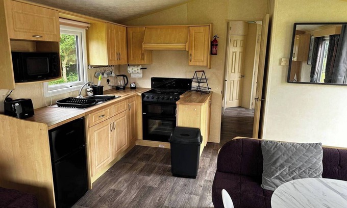 Frampton Cabina | Whitehouse farm fishery