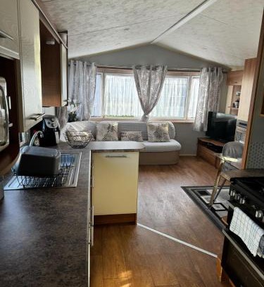 St George Complejo | Whitehouse Leisure Park North wales 6 birth caravan