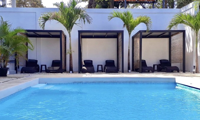 Tamarindo Apartamento | Whitestone Parkview Tamarindo 1 king bed studio w/kitchen 7min walk to the beach