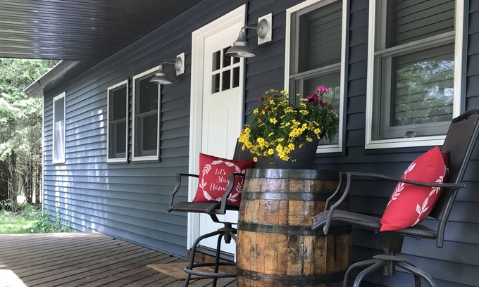Moorestown Casa | Whitetail Hollow. Your perfect private run-away for getting back to nature.