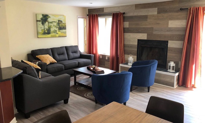 East Stroudsburg Casa | LA ÚLTIMA UBICACIÓN, Silencio y Aventura, lo tienen todo; Piscina, Bañera de hidromasaje, Esquí, Río