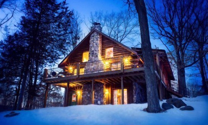 Wisconsin Dells Casa | Whitetail Ridge en un acantilado con vistas al río Wisconsin