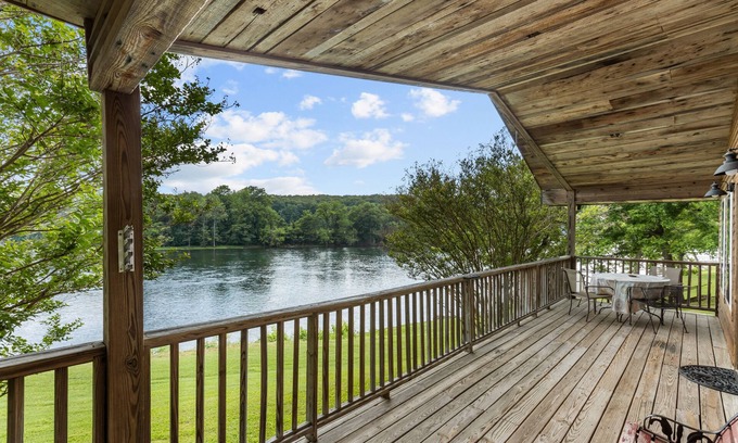 Mountain Home Cabina | Whitlock Cabin at Rim Shoals