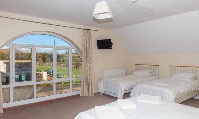 Hardstoft Casa | Whittonlodge B&B & Holiday let
