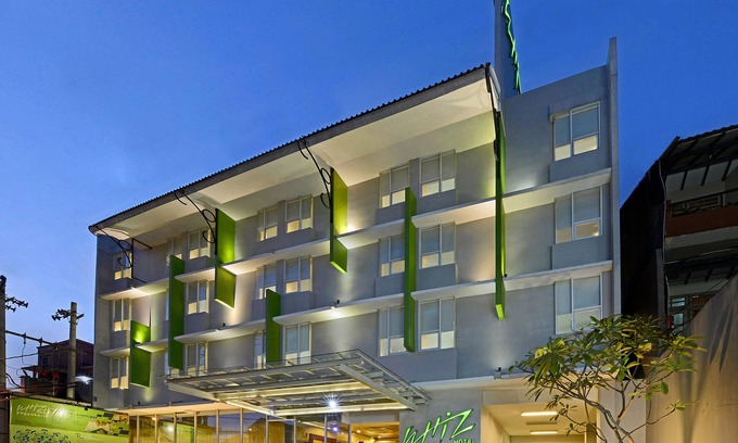 Malioboro Hotel | Whiz Hotel Malioboro Yogyakarta
