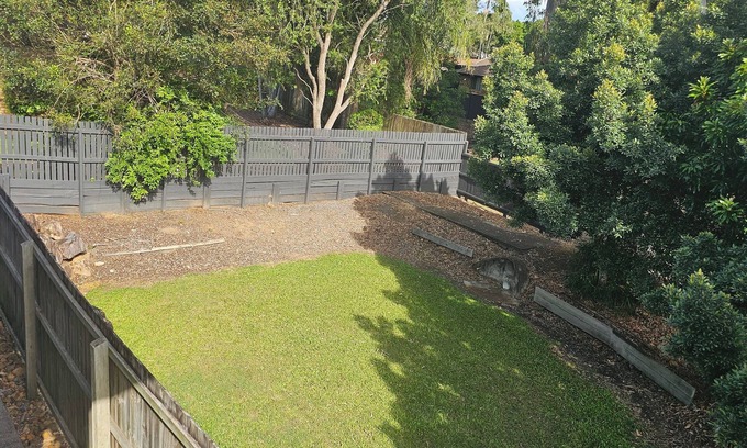 Kallangur Casa | Whole 3 bedroom townhouse with Early Check-in