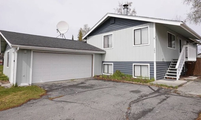 Soldotna Casa | Whole house, 5 minutes from fishing on the Kenai River, Quiet neighborhood
