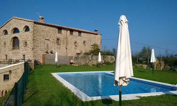 Pinell de Solsones Villa | Masia Rovira Alquiler íntegro, 5 habitaciones con baño (12 a 16 pax)