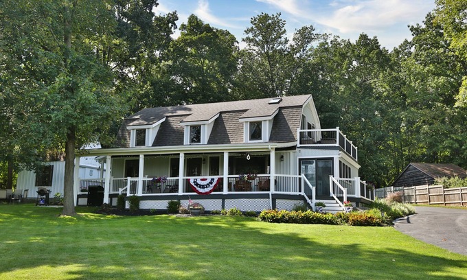 Canandaigua Casa | ¡Publicación escénica y casa de vigas con vista al lago Canandaigua! ¡Mascota amigable! Duerme 10