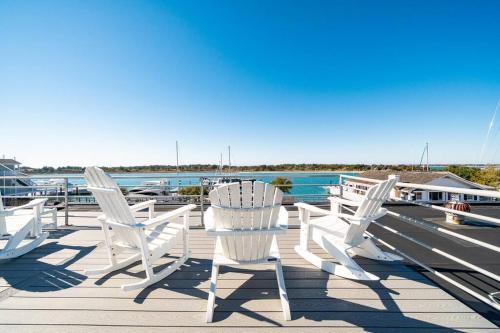 Morehead City Casa | Why Knot Getaway…Rooftop with WaterView! Unit E