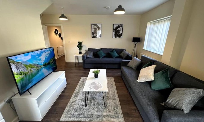 Oldbury Apartamento | Wi-Fi, 2 bathroom, 2 bedroom, sleeps 4-8