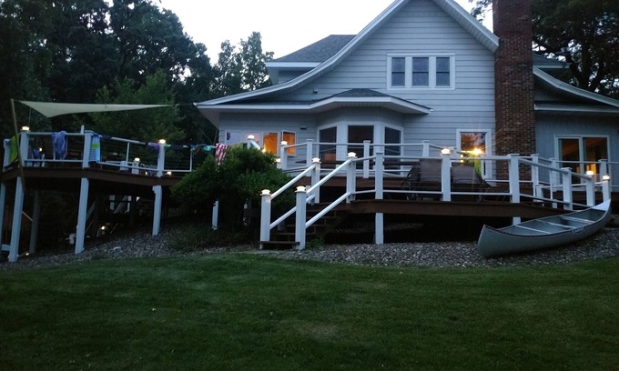Amery Casa | WI Lake Home con mucho que ofrecer. ¡A solo una hora de las Ciudades Gemelas!