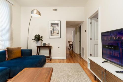Ukrainian Village Apartamento | Wicker Park 2BR Modern Apartment DV3