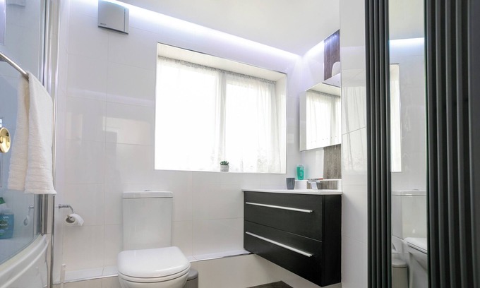 Bramley Casa | Wickersley House, Rotherham for Contractors and Families (Hosted by Emu-J Stays)