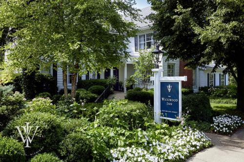 Saugatuck Cama Y Desayuno | Wickwood Inn