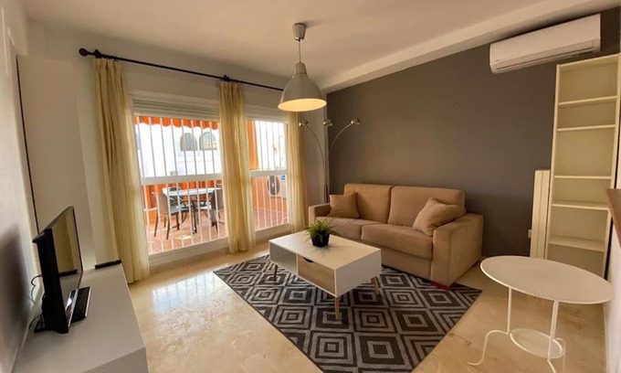 Marina de Casares Apartamento | Wide Beach Apartment