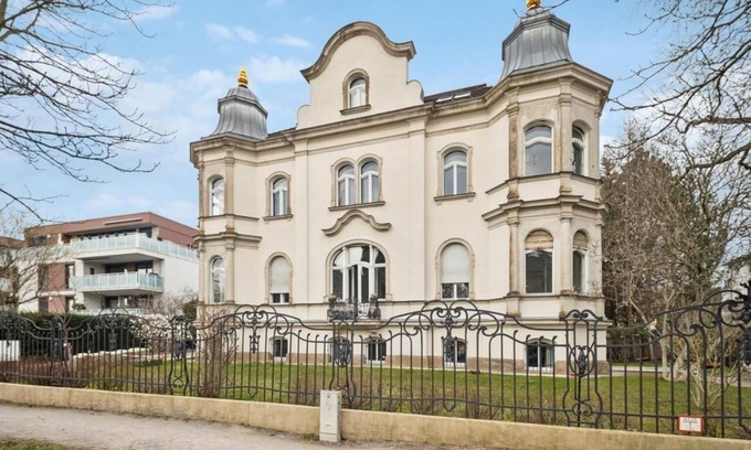 Sudvorstadt-Ost Apartamento | "Wiener Palais" am "Großer Garten", Appartement , Arbeitsplatz, Familienfreundlich, Smart-TV