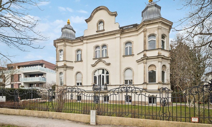 Sudvorstadt-Ost Apartamento | Wiener Palais: Am Zoo-park, Workplace, Family, 7 pers., Smart-tv