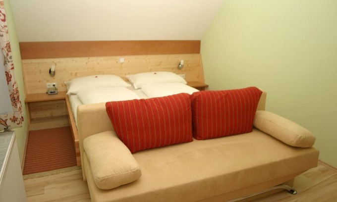 Loipersdorf bei Fuerstenfeld Apartamento | Wiesenzimmer - Gästehaus Waldpanorama