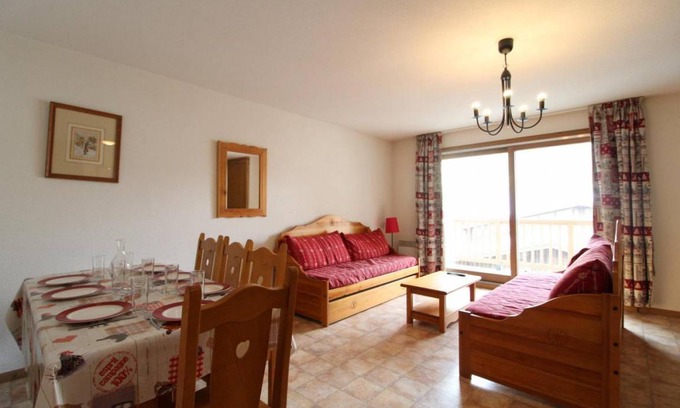 Val Cenis Apartamento | Wifi, 10m from ski slopes, 2nd floor, balcony, parking, tv, ski locker, 55m², Val Cenis