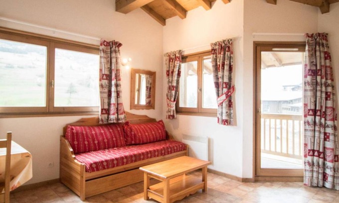 Val Cenis Apartamento | Wifi, 10m from ski slopes, 2nd floor, balcony, parking, tv, ski locker, 41m², Val Cenis