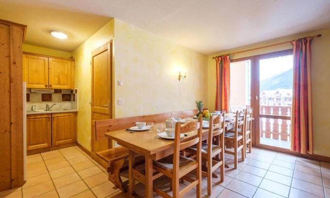 Lanslevillard Apartamento | Wifi, 50m de los comercios, sauna, balcón, parking, tv, local para esquís, 72m², Val Cenis