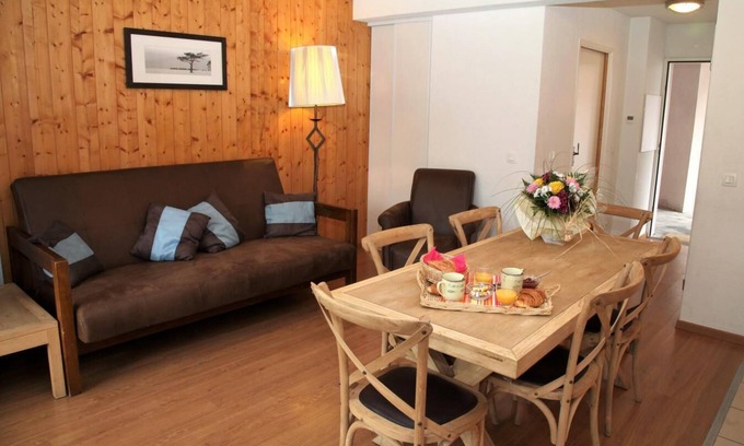 Luz-Saint-Sauveur Apartamento | Wifi, 3.o piso, fitness, piscina, sauna, hammam, balcón, parking, tv, local para esquís, 57-63m²