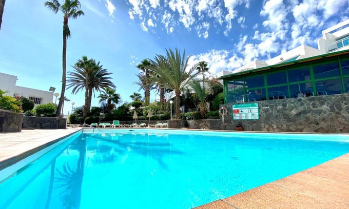 Playa del Aguila Apartamento | Wifi apartment, pool, near Playa del Aguila