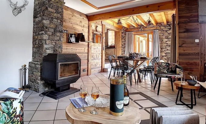 Saint-Marcel Apartamento | Wifi, vista montaña, terraza, chimenea o estufa a leña, local para esquís, 157m²